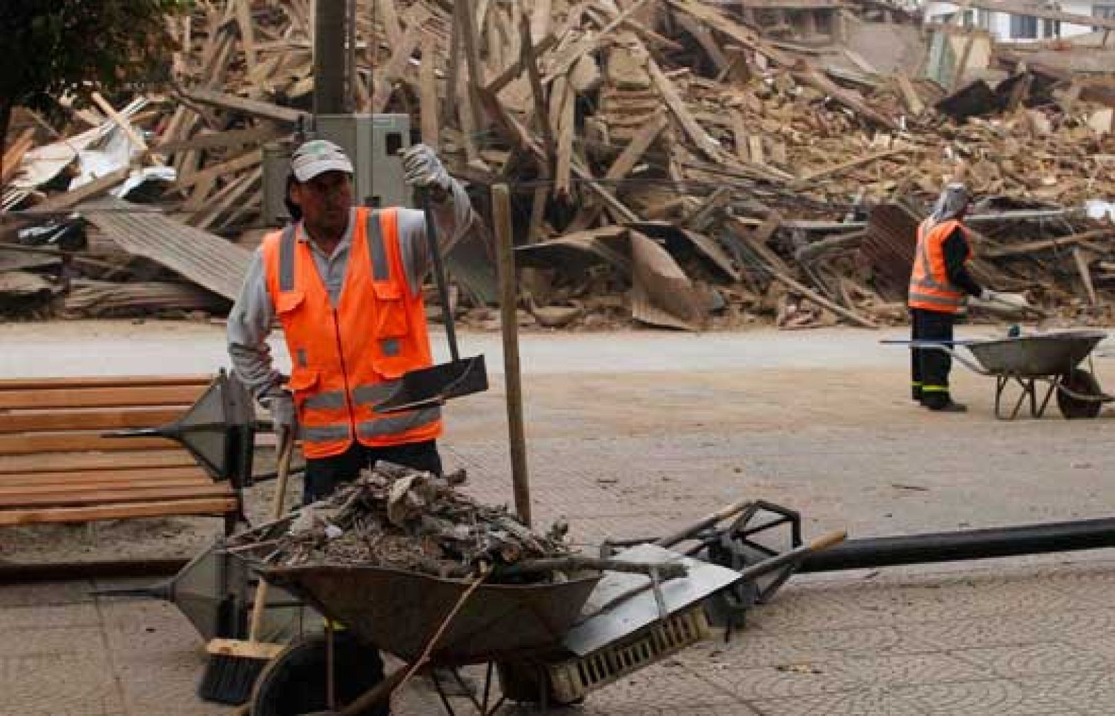 Telediario matinal en cuatro minutos - 05/03/10 | Ver