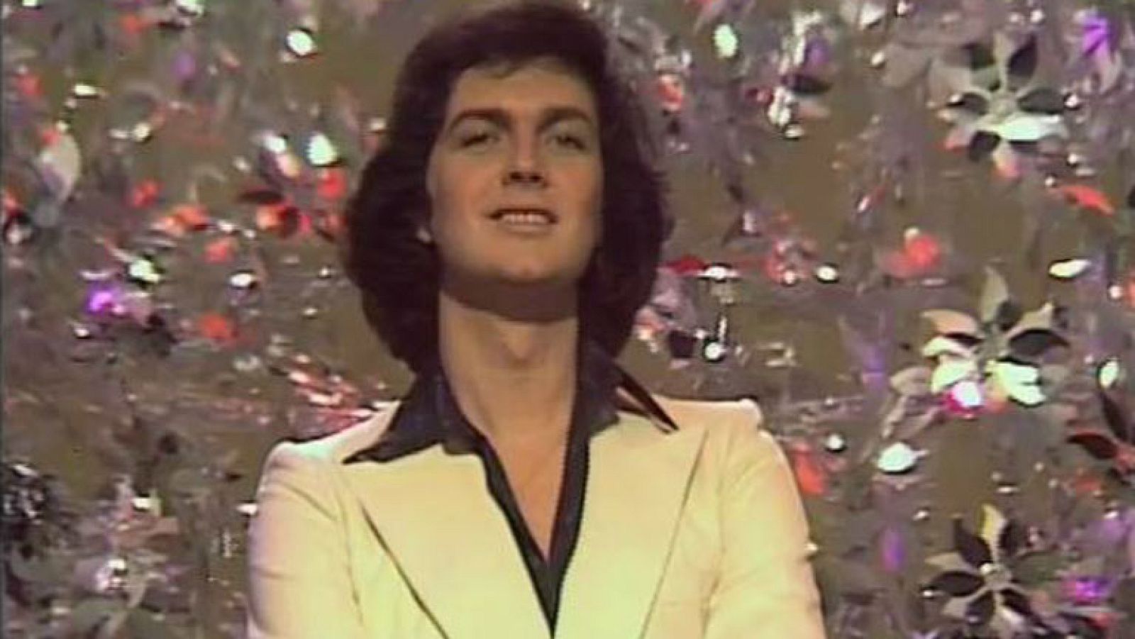 Cachitos de hierro y cromo - Canciones de amor (y guerra) -  Camilo Sesto y todos sus "Vivir así es morir de amor"