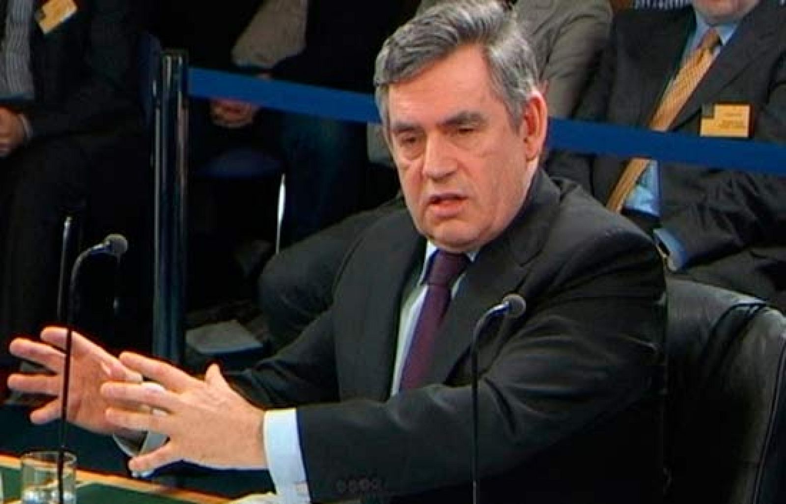 El primer ministro británico, Gordon Brown, ha defendido acudir a la guerra de Irak como una "decisión correcta" por las sucesivas violaciones del derecho internacional realizadas por Sadam Hussein.