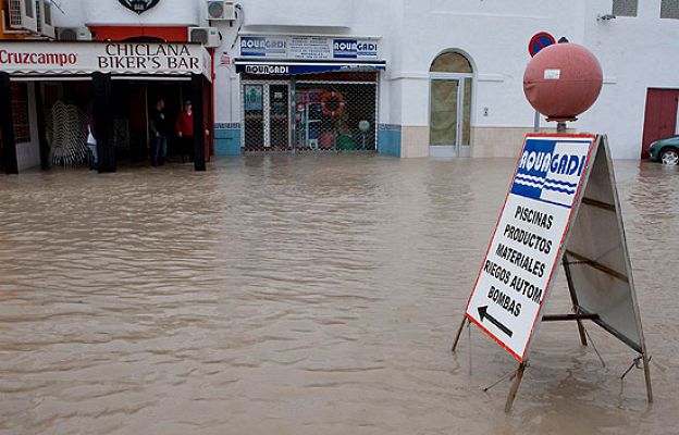 Telediario 1 - Telediario en 4' - 06/03/10