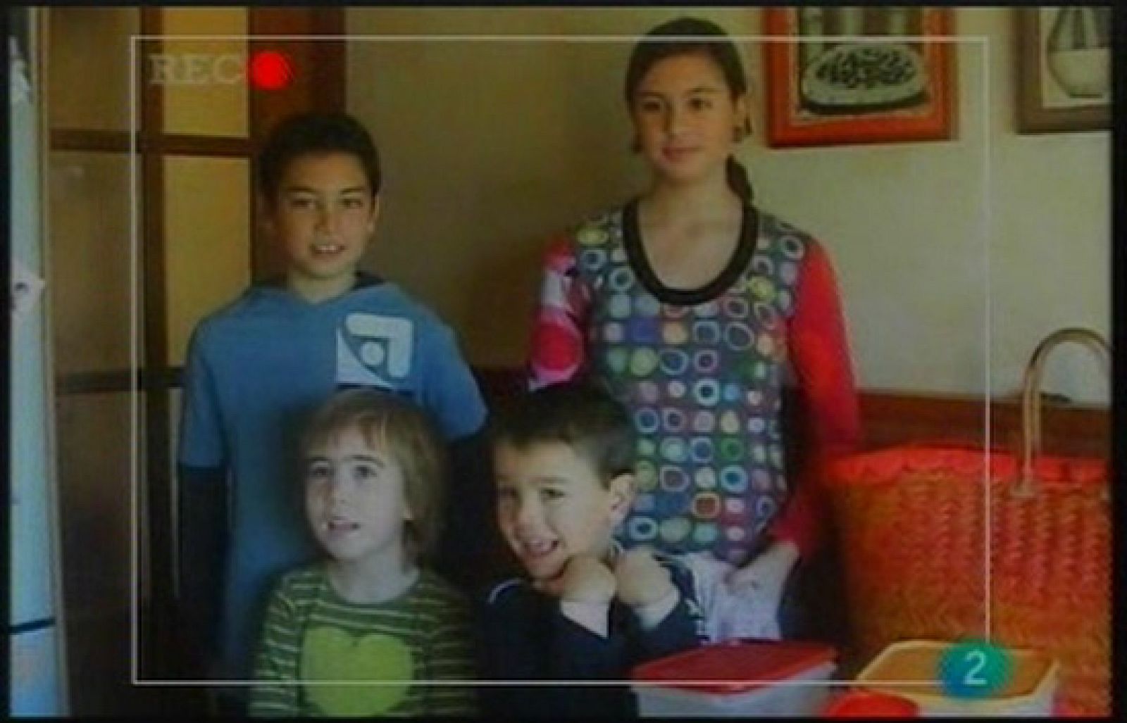 Amics del Planeta: El Martí, l'Anna, el Roger i la Irene -  Com anar a compar sense utilitzar bosses de plàstics.