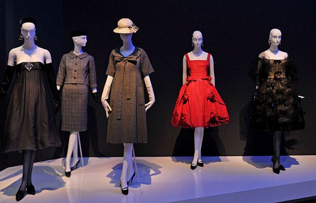  - Yves Saint Laurent en el Museo