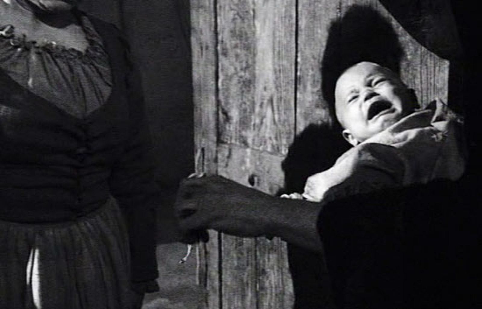 Águila Roja - El bebé era... una niña | Ver