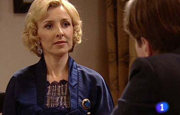 Amar en tiempos revueltos - Estela revela su secreto