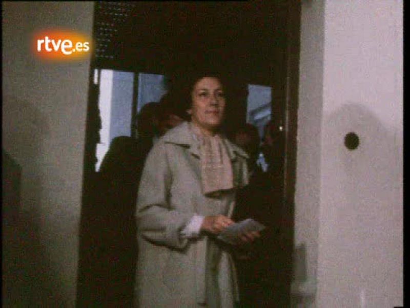 Adolfo Suárez vota en el referéndum constitucional de 1978