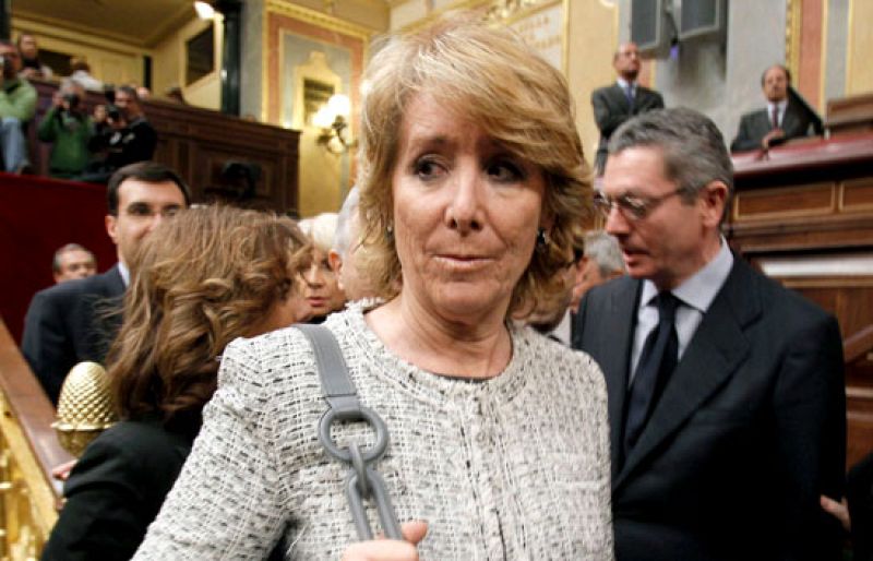 Rajoy respalda la campaña de rebelión contra el aumento del IVA de Esperanza Aguirre | Ver