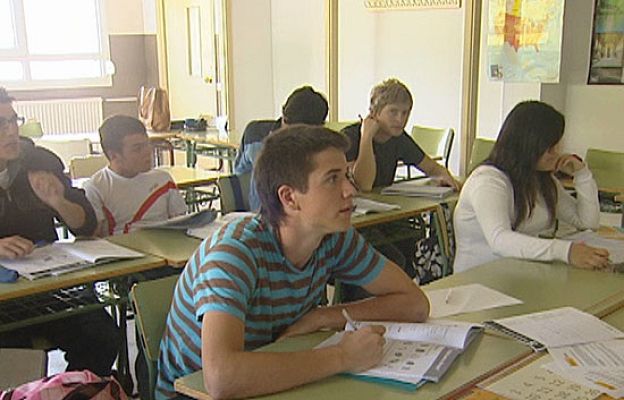  - 63% de españoles no habla inglés