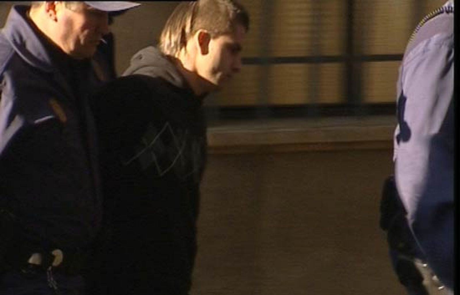 Carcaño, increpado al llegar al juzgado | Ver