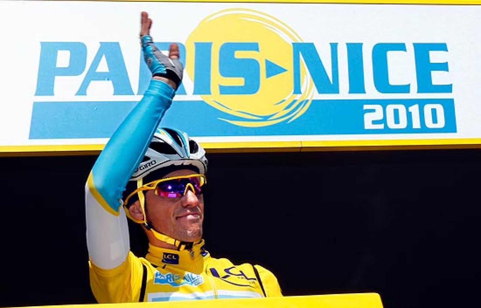 El eslovaco de Liquigas Peter Sagan se alzó con la victoria en la quinta etapa de la Paris-Niza. Alejandro Valverde intentó sin éxito disputar la victoria y acabó tercero. La etapa le sirvió a Contador para comprobar el potencial de su equipo.