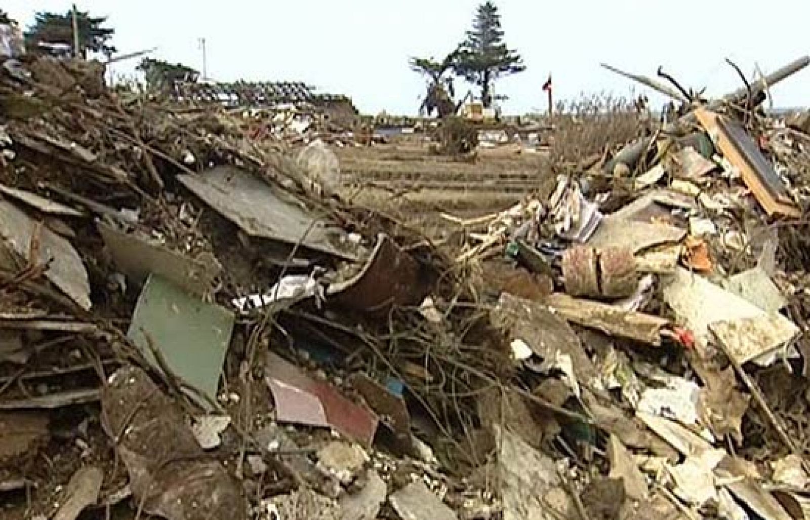 Piñera calcula en 30.000 millones de dólares las pérdidas del terremoto de Chile | Ver