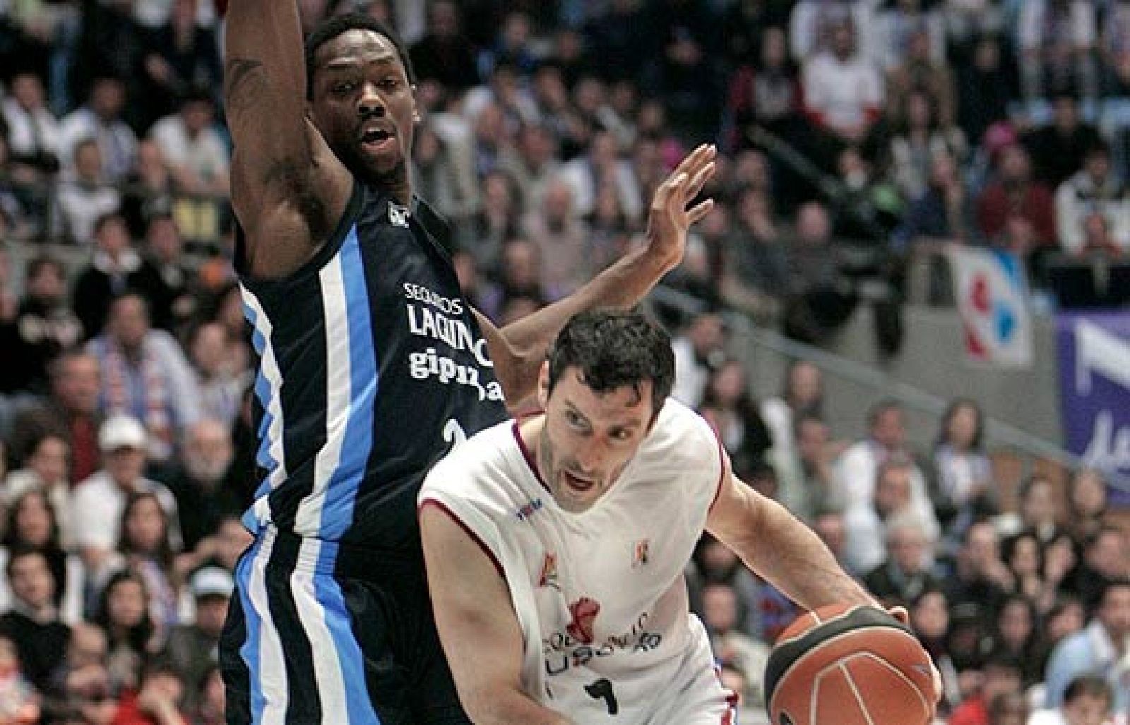 Xacobeo Blu:sens 86-77 Lagun Aro