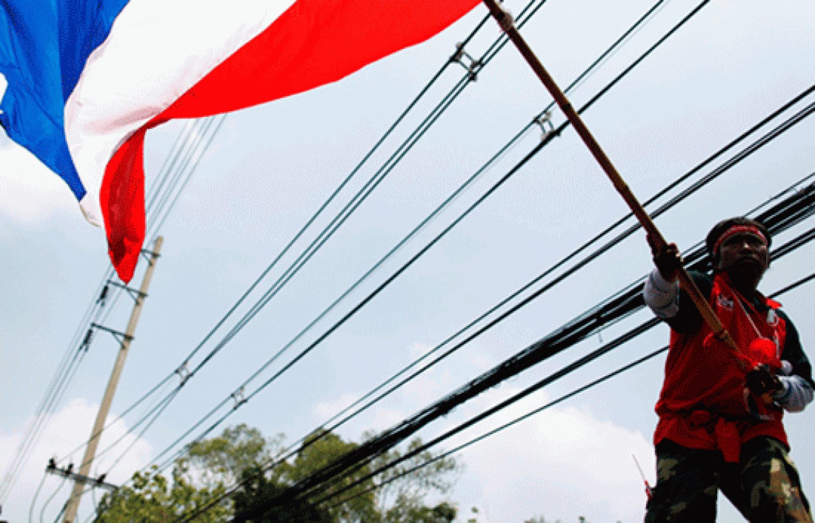 Protestas multitudinarias en Tailandia para exigir elecciones anticipadas | Ver