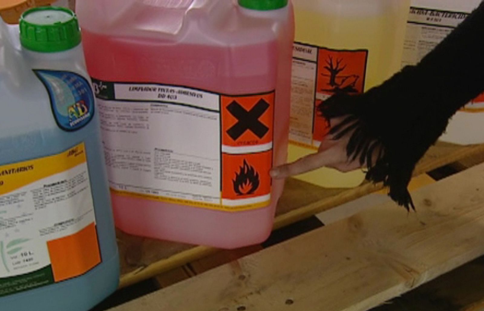 Reporteros del telediario - El Ministerio de Trabajo reconoció el año pasado que 41 personas sufren cáncer por contacto con sustancias químicas - Reporteros del Telediario | Ver