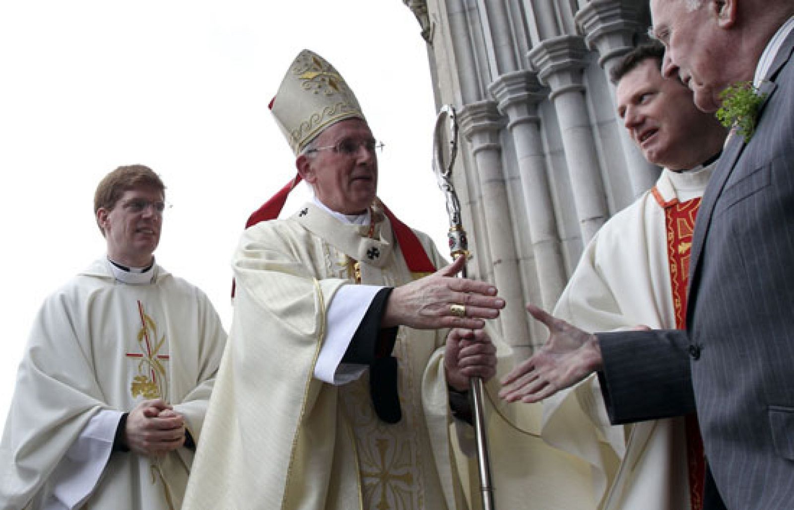 El primado de la Iglesia Católica en Irlanda reconoce que ocultó los abusos | Ver