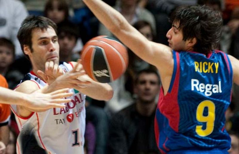 Caja Laboral 79-86 Barcelona - Baloncesto en RTVE | Ver