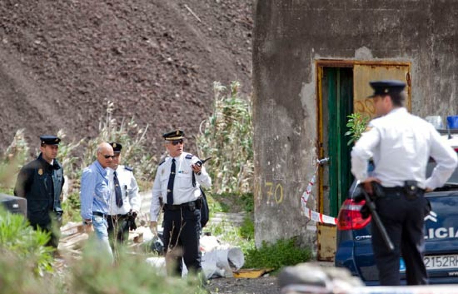 La Policía trabaja en la extracción de unos huesos que podrían ser de Sara Morales | Ver