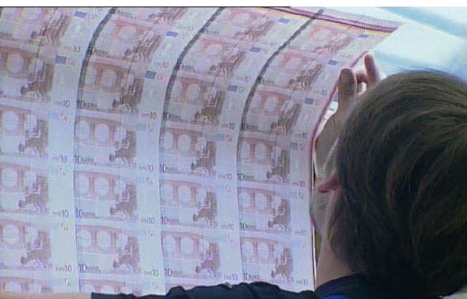 Las Comunidades Autónomas deben pronunciarse sobre el plan de austeridad del Gobierno | Ver