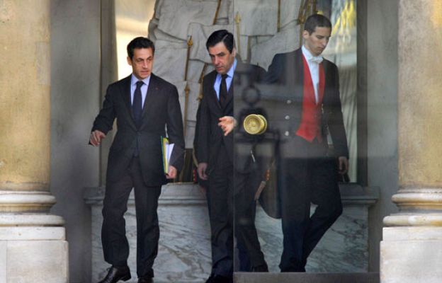  - Sarkozy hace cambios en su Gobierno