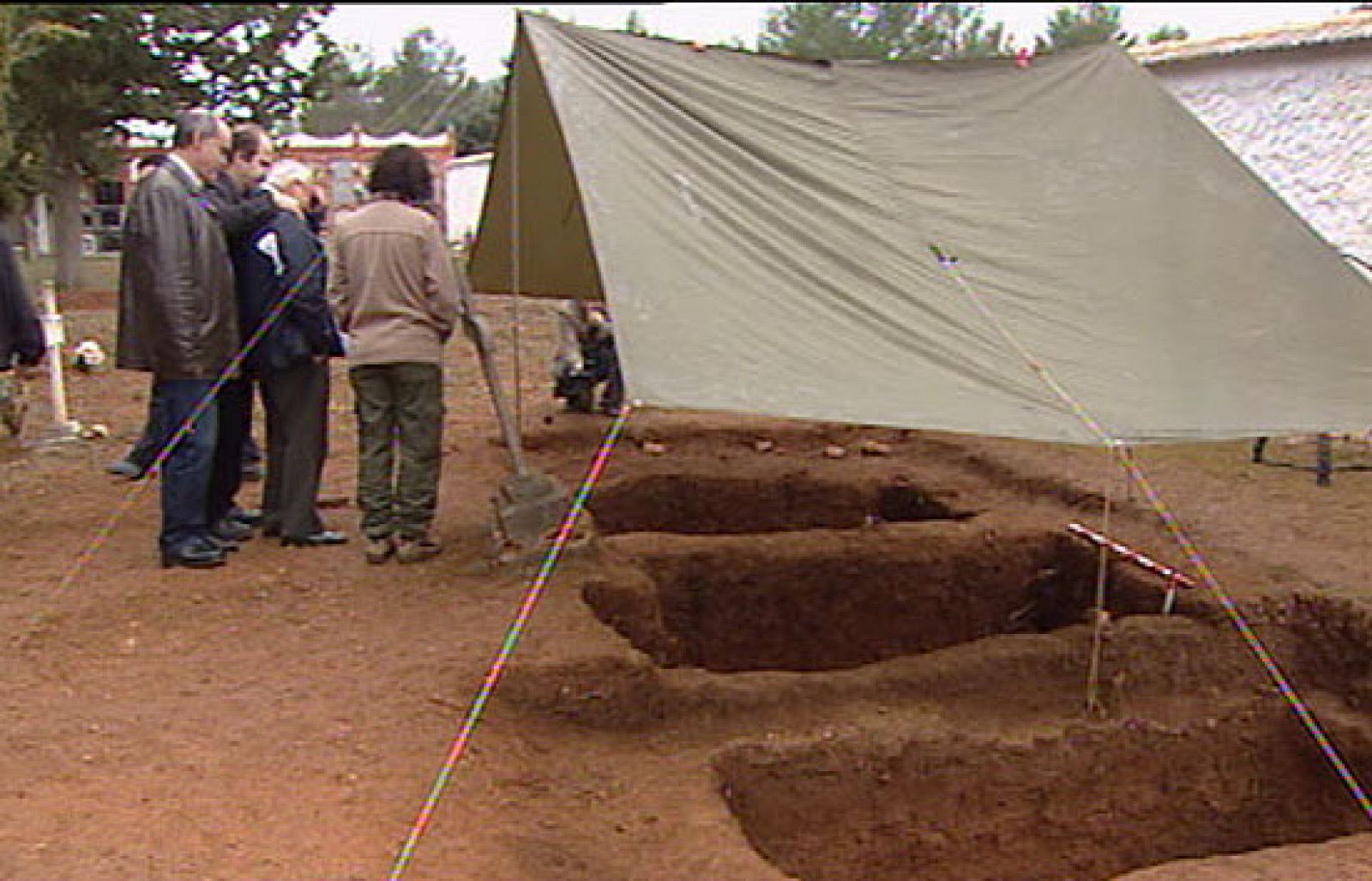 Por primera vez en la Comunidad Valencia se ha exhumado una fosa con los restos de 8 víctimas del franquismo | Ver