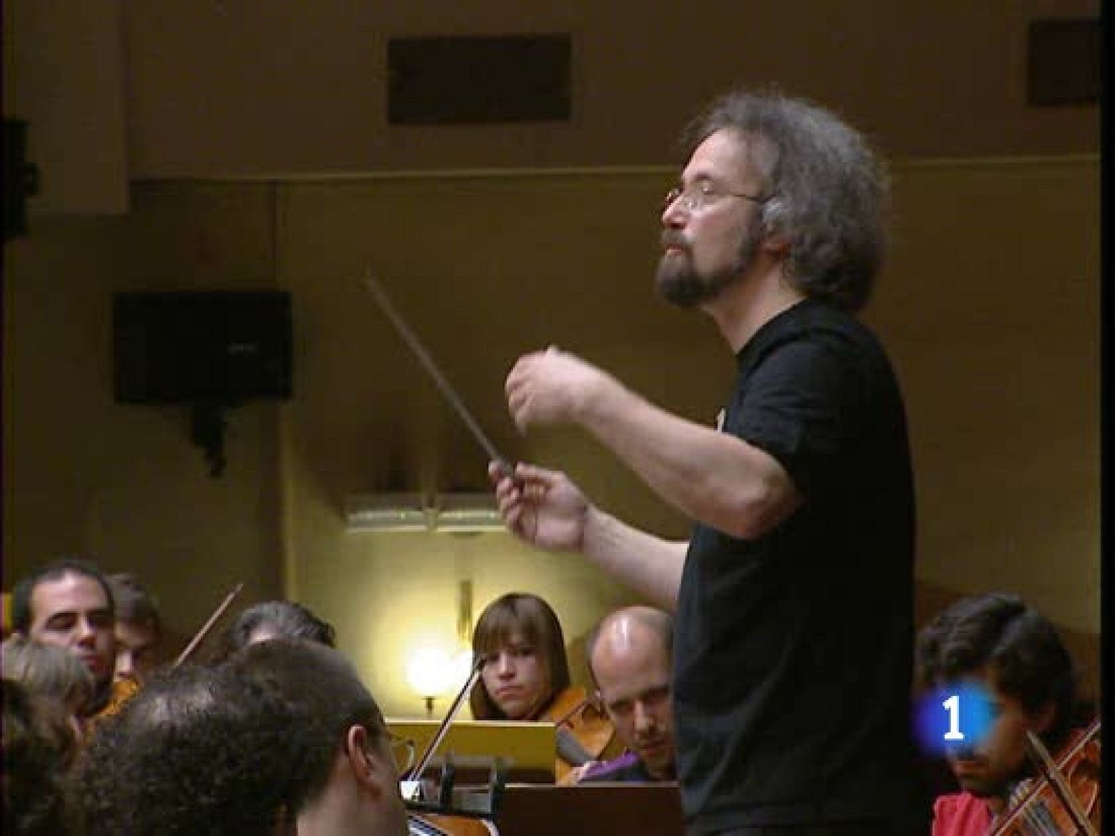 La orquesta y coro de RTVE afrontan una nueva etapa con cambio de director | Ver