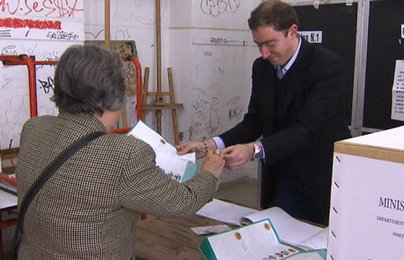 A las 3 de la tarde han cerrado los colegios electorales en Italia | Ver