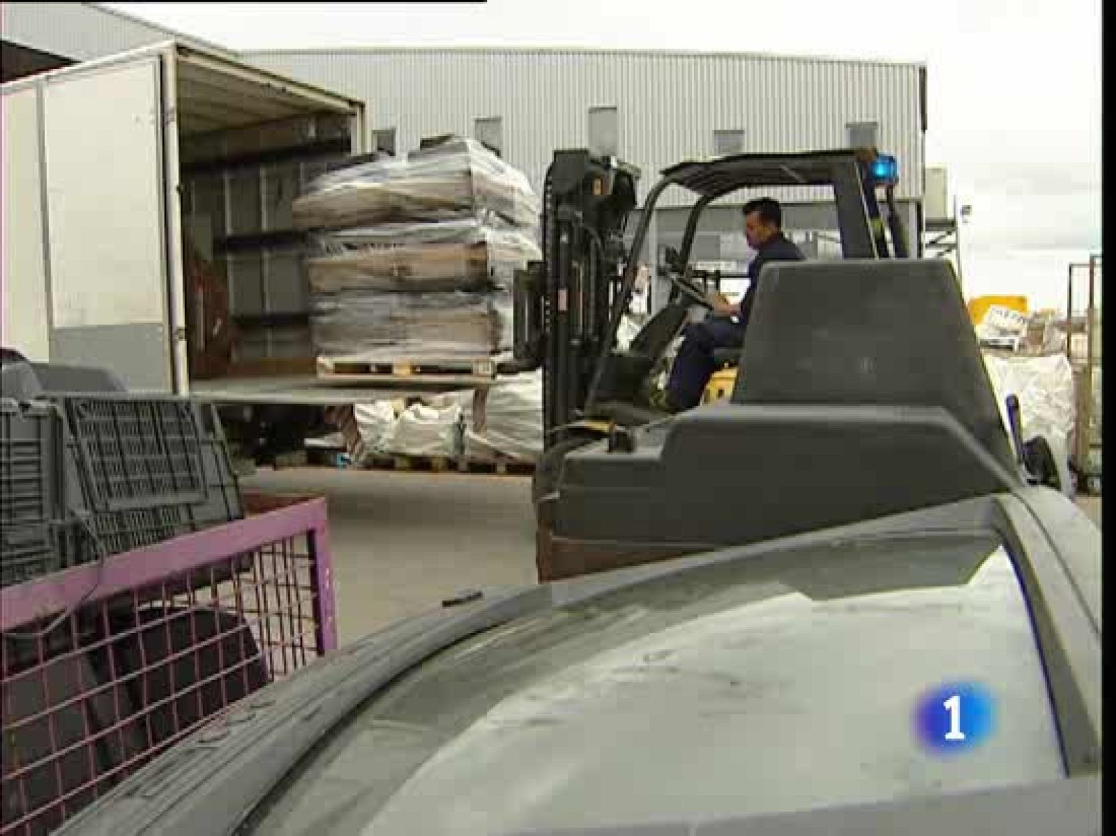 15 empresas se dedican a desmontar y reciclar los viejos televisores | Ver