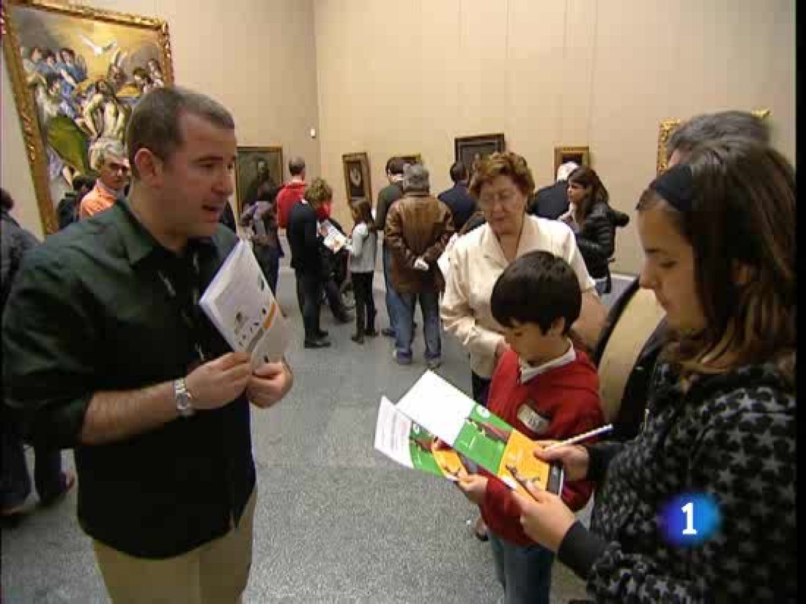 Las familias buscan pistas y sorpresas en el Museo del Prado | Ver