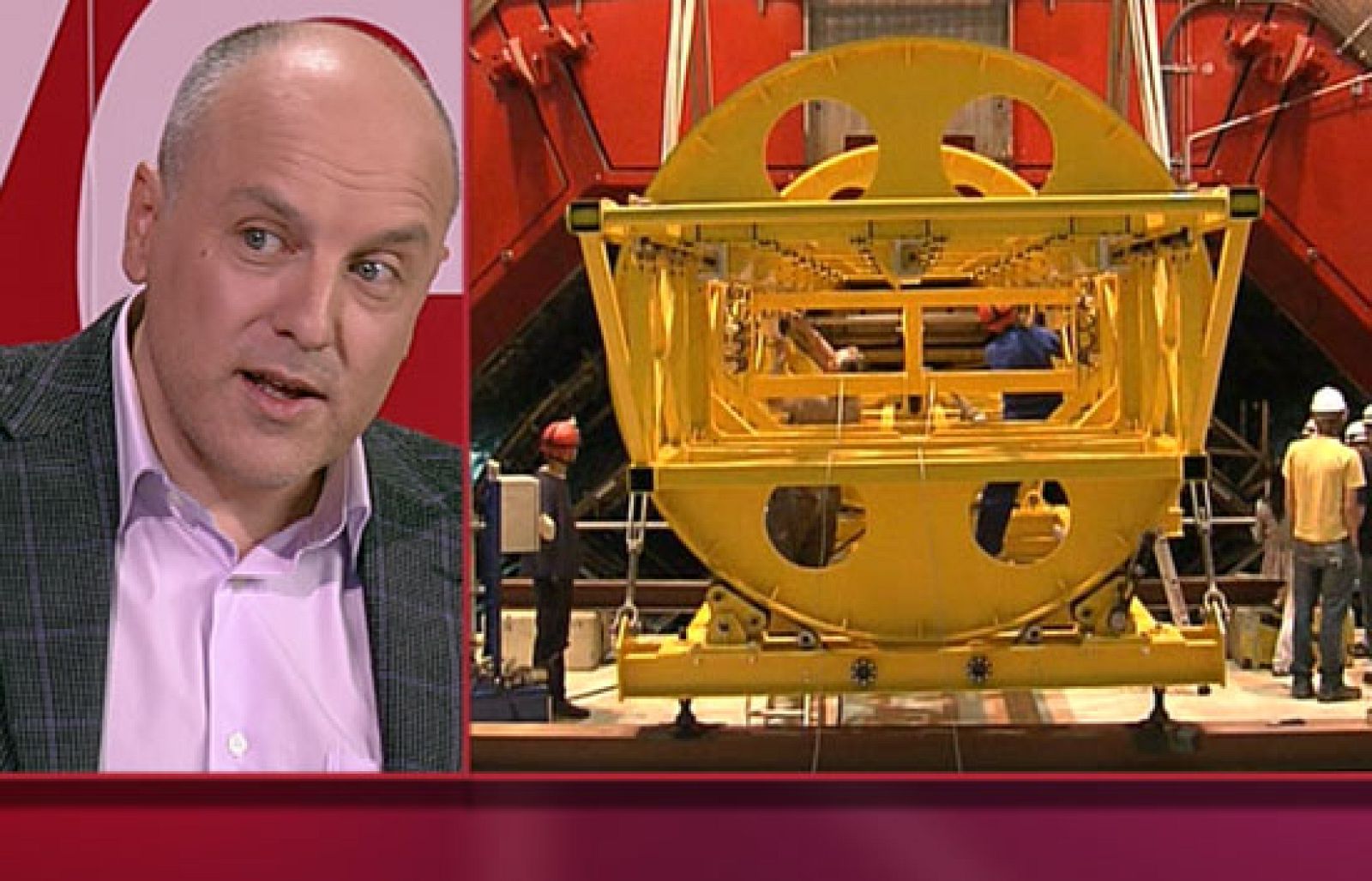 Noche 24 - Alberto Casas, investigador del CSIC, explica el experimento del gran colisionador de partículas - La noche en 24h | Ver