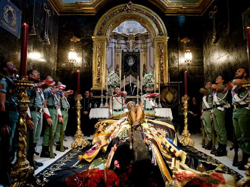 Las procesiones llenan las calles y plazas de las ciudades de España | Ver