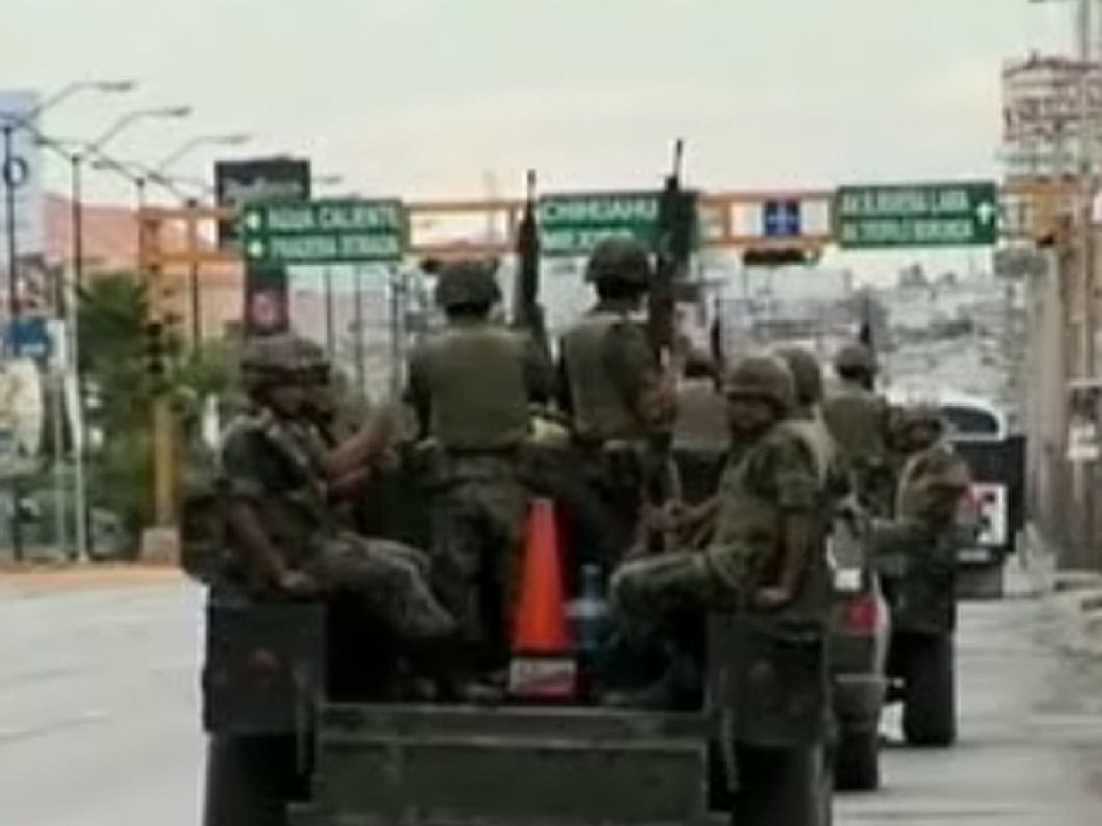 Los 'narcos' mexicanos atacan bases militares