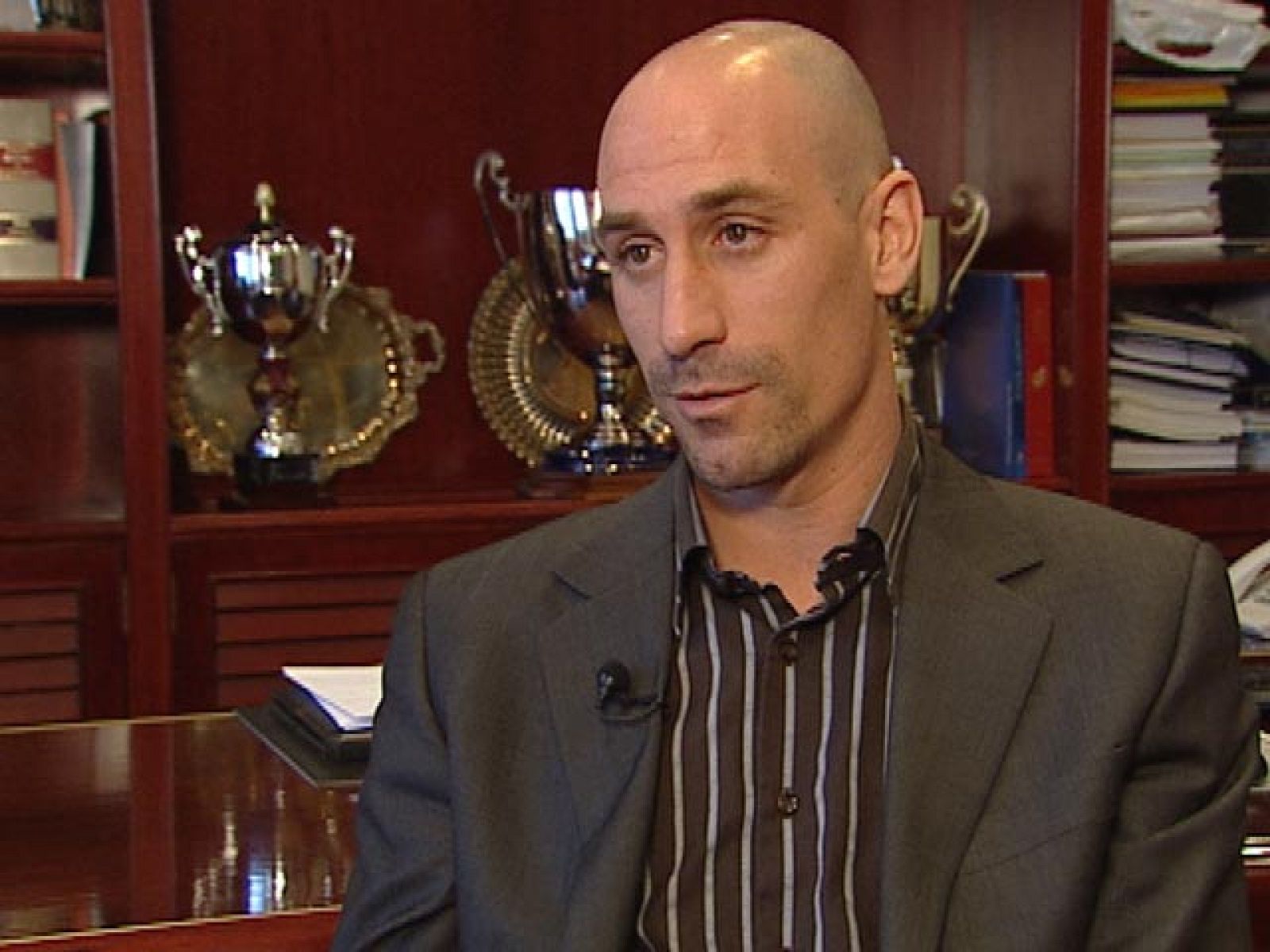 Los futbolistas van a la huelga | Ver