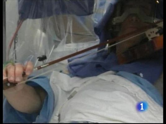 Ciencia y tecnología en Rtve.es - Toca el violín mientras le operan
