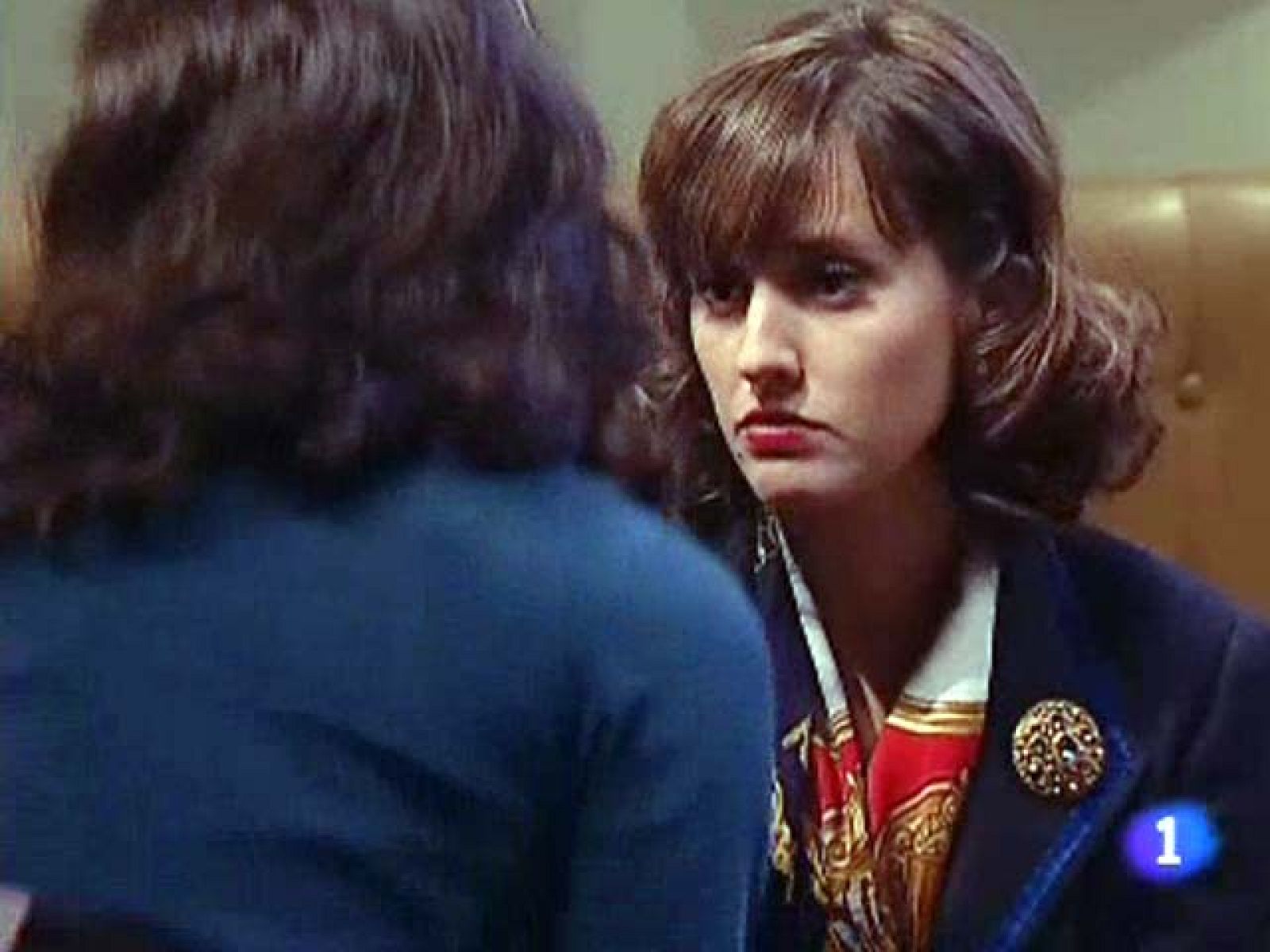 Amar - Ana, profundamente enamorada de Teresa - Amar en tiempos revueltos | Ver