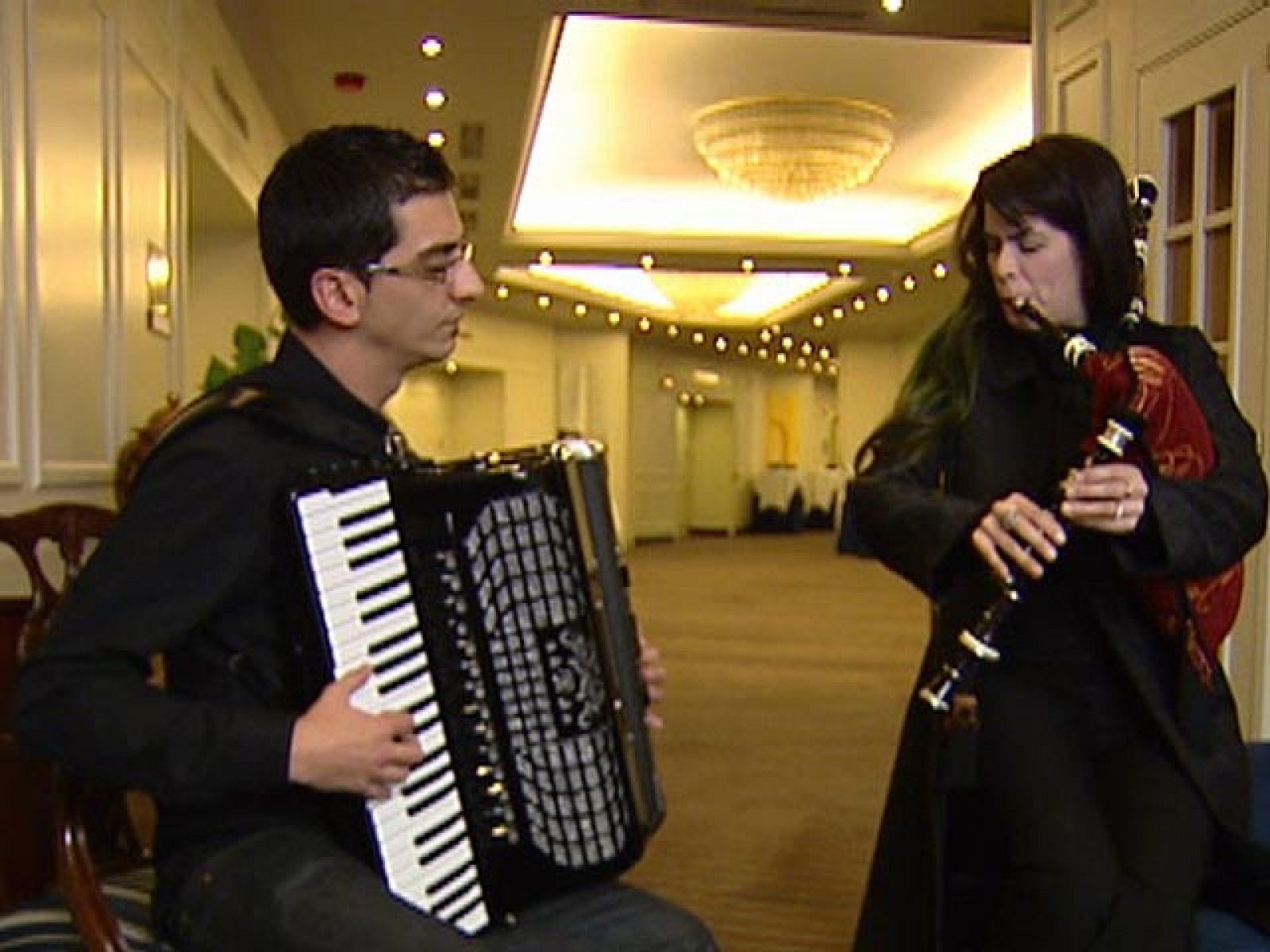 En 1999, Cristina Pato se convirtió en la primera gaitera española con disco en solitario | Ver