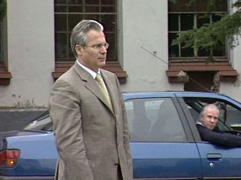 Las asociaciones de víctimas del franquismo y los sindicatos ya se están movilizando para apoyar al juez Garzón | Ver