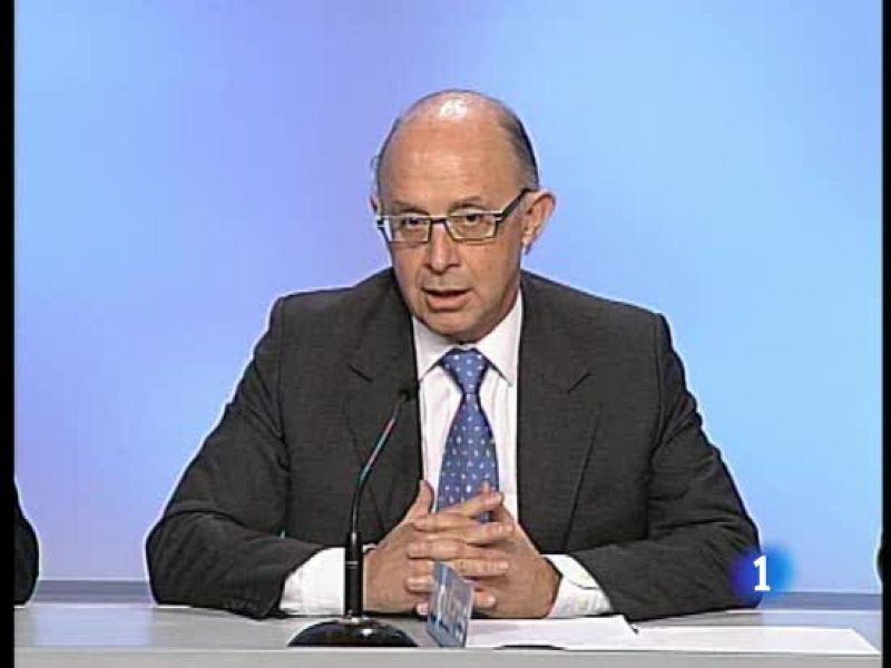 La vicepresidenta primera del Gobierno ha invitado hoy al PP a que se sume al esfuerzo por salir de la crisis | Ver