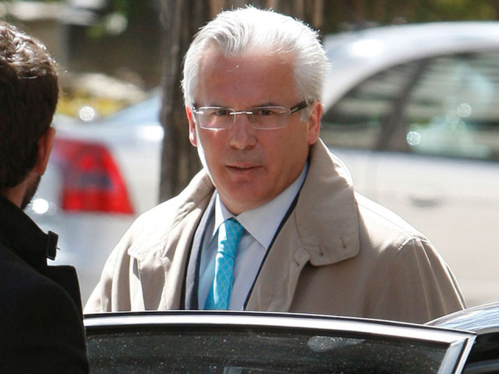 La posible suspensión del juez Garzón provoca reacciones de todo tipo | Ver