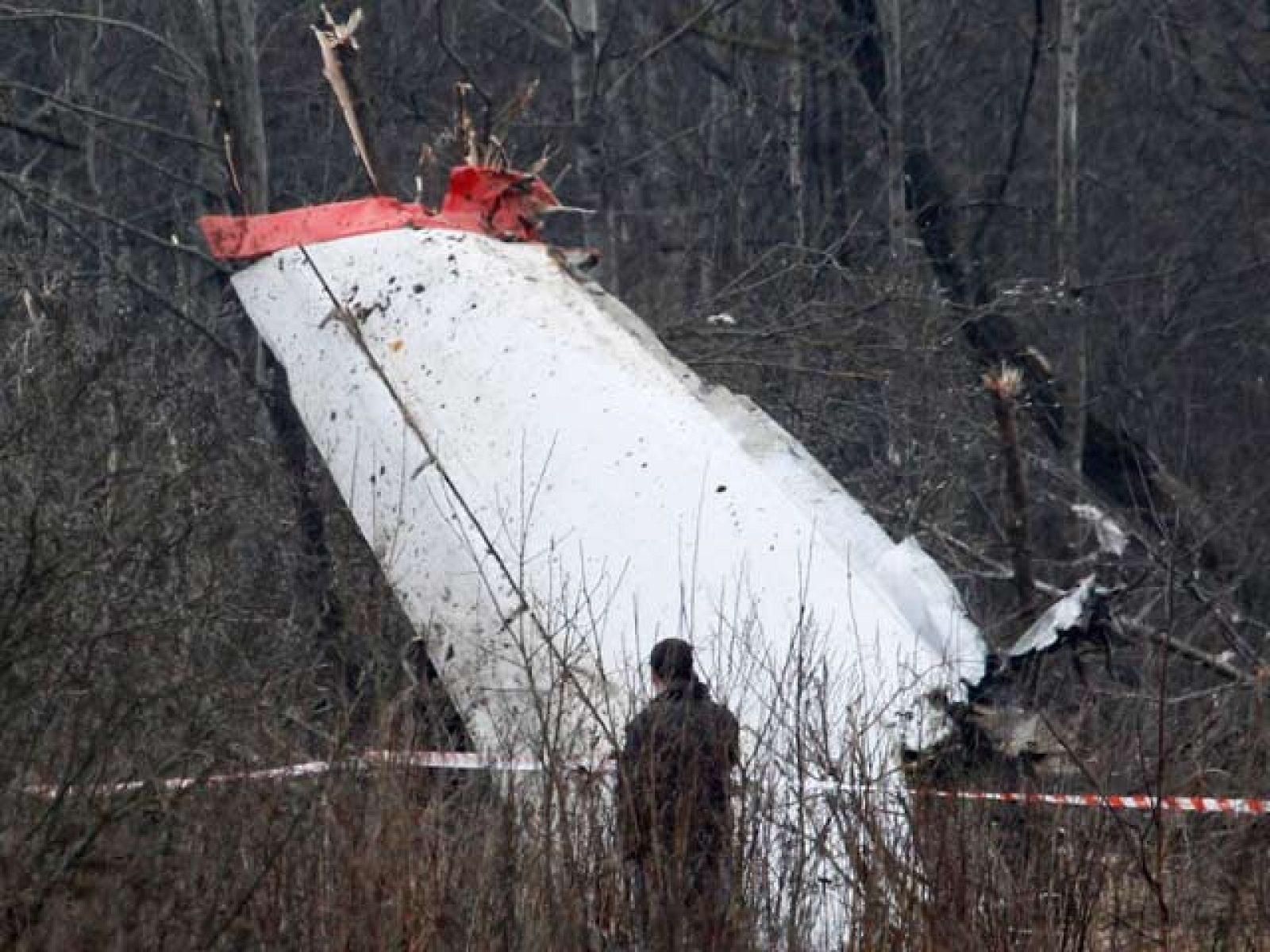 Fallece en accidente aéreo el presidente polaco, Lech Kaczynski | Ver