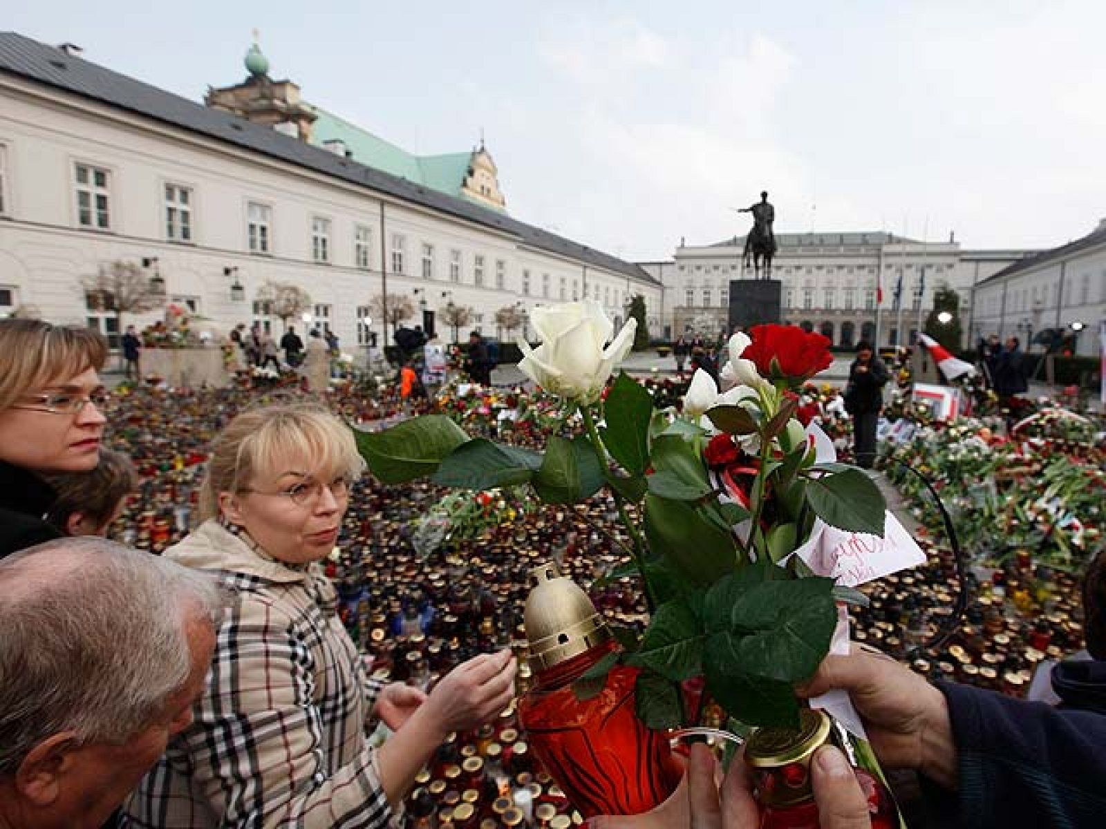 Polonia, rota por el accidente aéreo | Ver