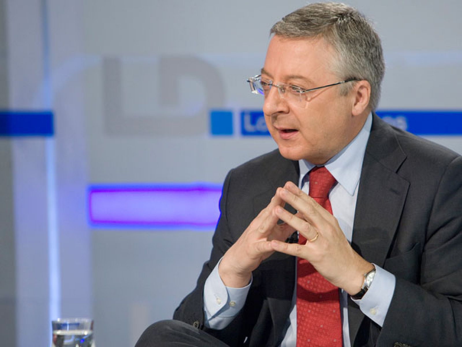 Blanco considera "cicateras" las críticas a las ayudas a Grecia | Ver