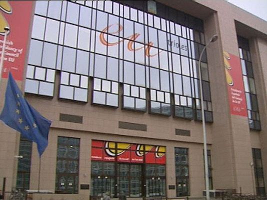 Telediario 1 - Telediario en 4' - 12/04/10