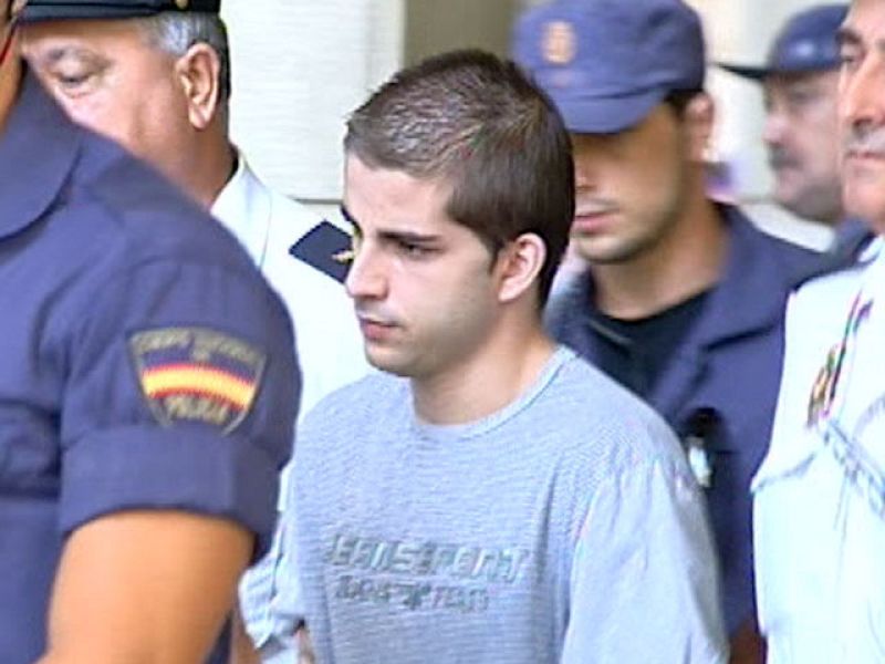 El juez que investiga la desaparición de Marta del Castillo acusa a Miguel Carcaño de asesinato y de dos delitos de violación | Ver