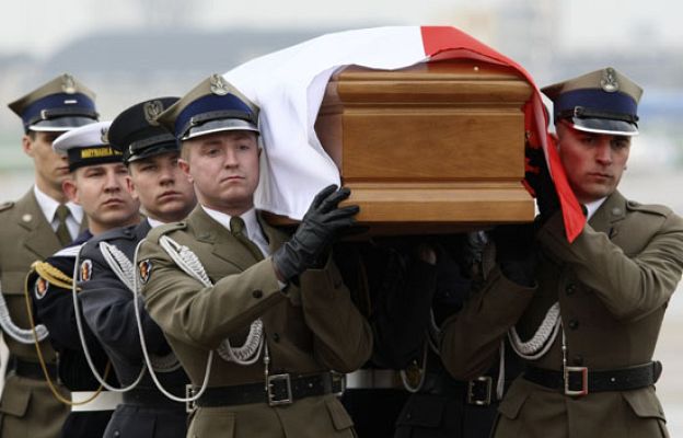  - Llegan los restos mortales