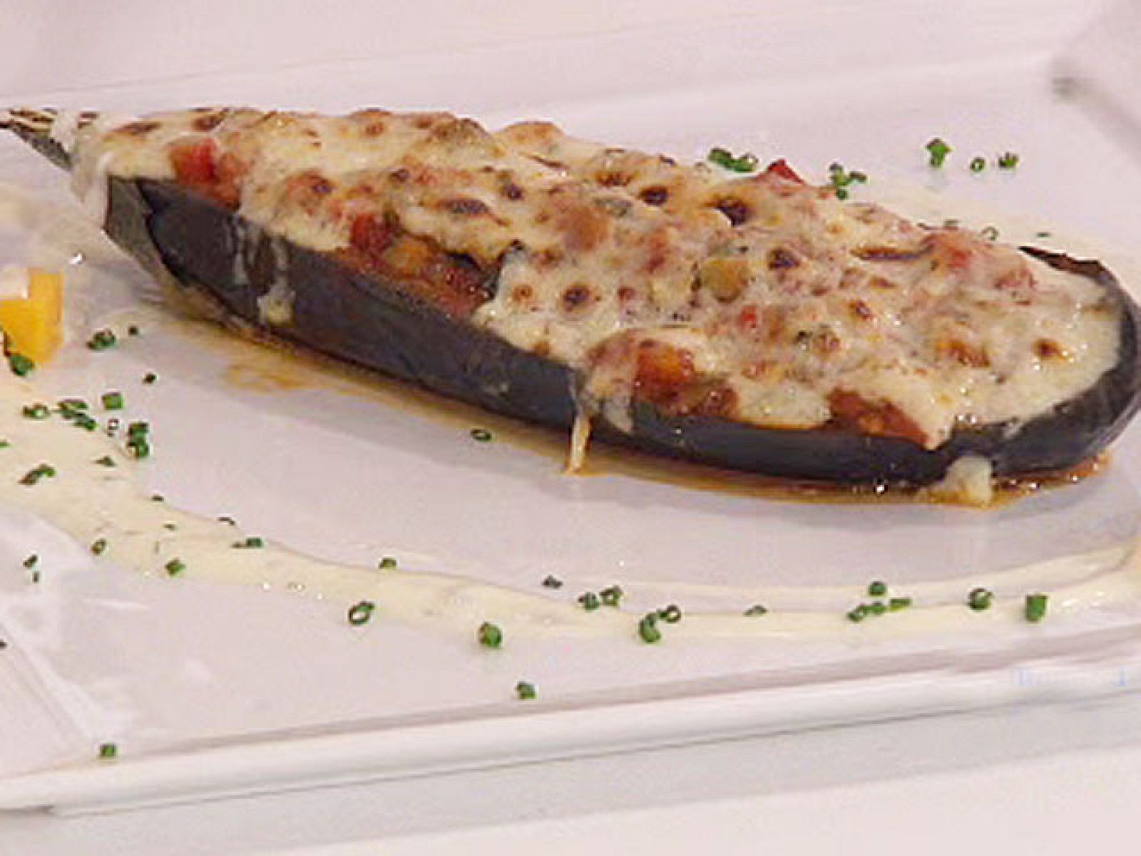 Saber cocinar - Berenjenas rellenas de pisto manchego con salsa 4 quesos - RTVE Cocina | Ver