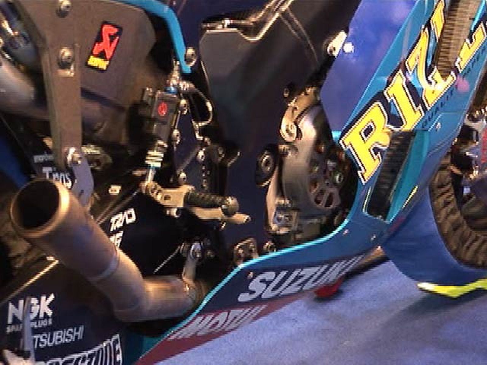 El reglamento de 2010 para el Mundial de MotoGP establece, entre otras cosas, limitaciones en cuanto a número de motores y de neumáticos.