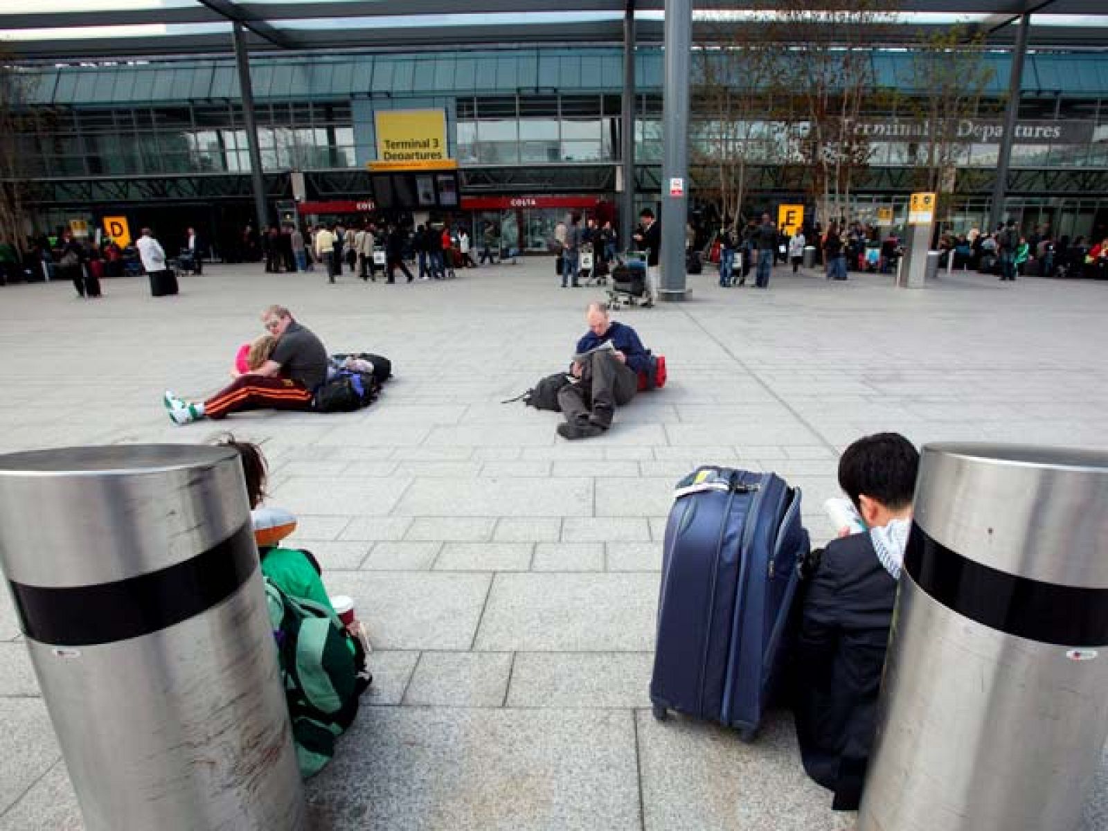 El espacio aéreo británico cerrado por la nube de ceniza del volcán de Islandia | Ver