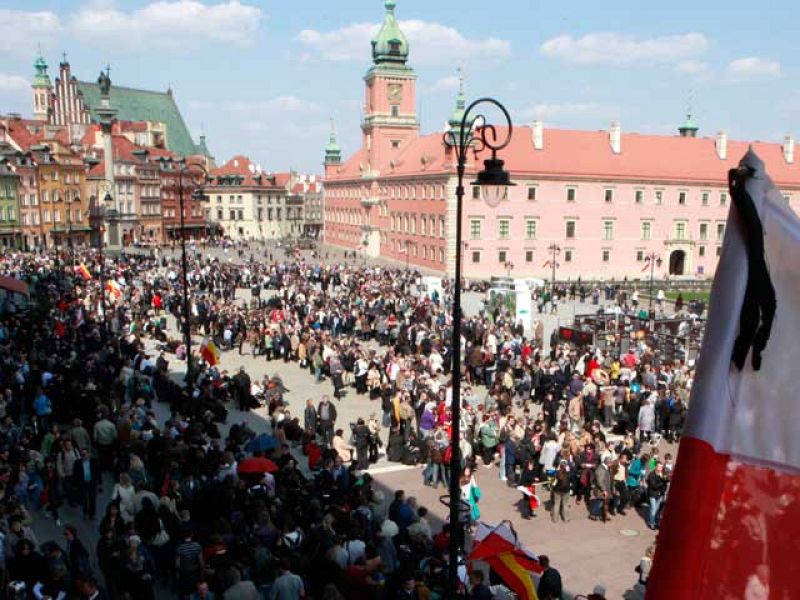 Polémica en Polonia por la sepultura del matrimonio Kaczynski