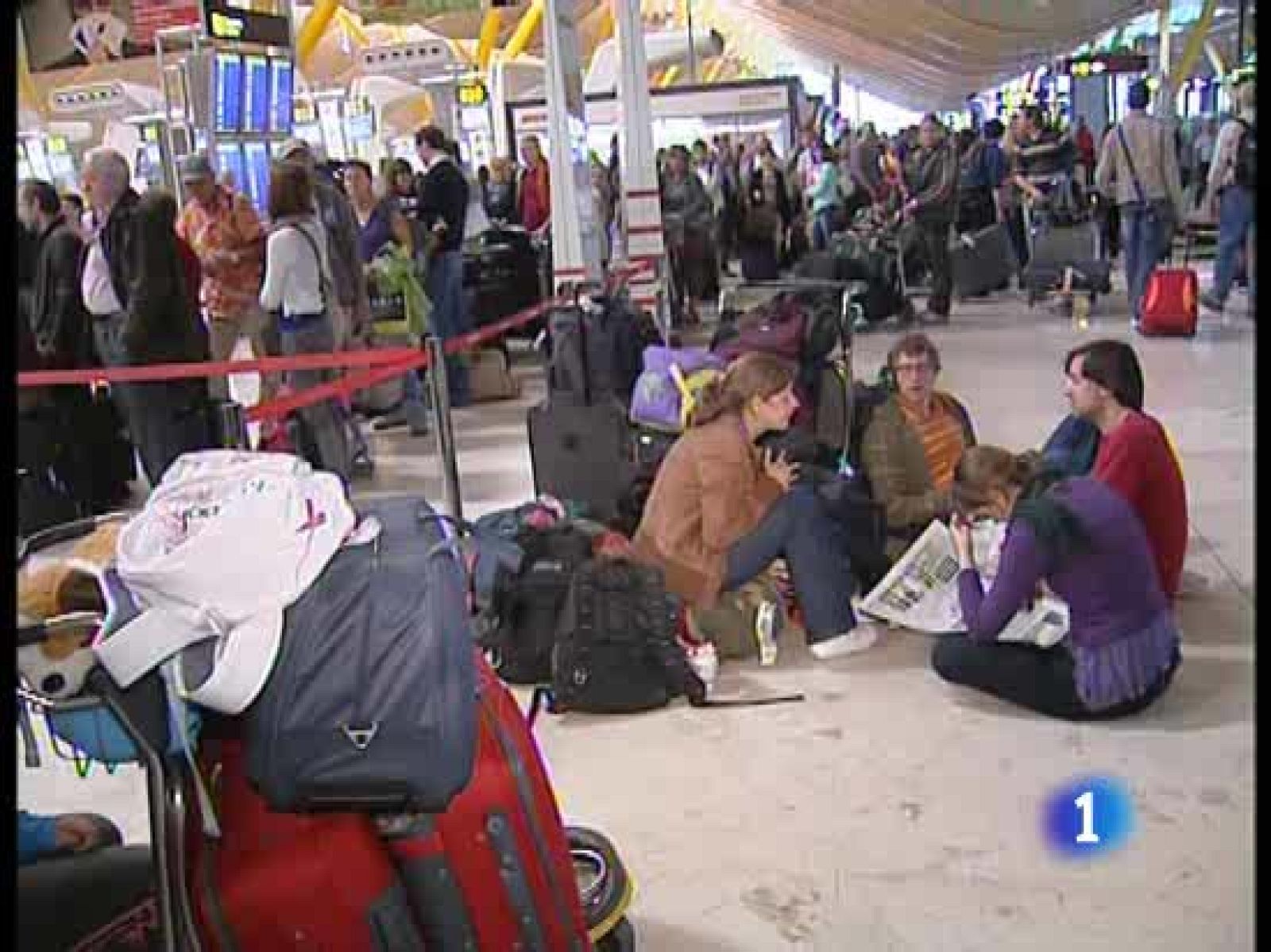 Más de 100.000 pasajeros se han quedado en tierra en algún aeropuerto español | Ver