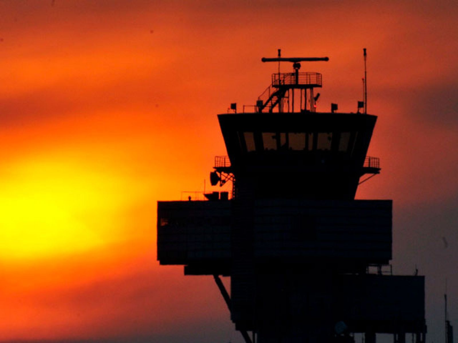 Las perturbaciones en el tráfico aéreo europeo se pueden mantener durante días | Ver