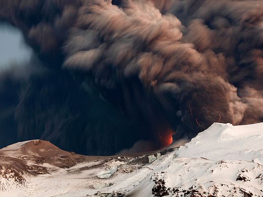 Ciencia y tecnología en Rtve.es - El volcán sigue en erupción